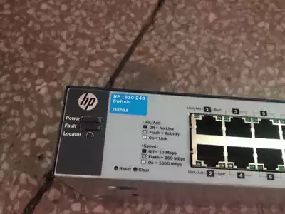 HP 1810-24g Switch (J9803A) 22-port Gigabit power port 2 dual-function custom ports