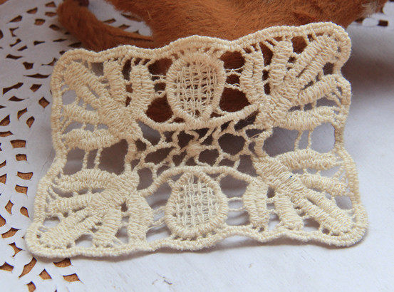 Handmade DIY clothing accessories Japanese single lace embroidery beige water-soluble square cloth patch patch 1 yuan each