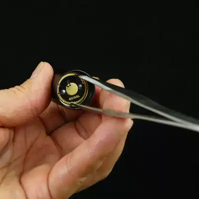 Special tweezers tool for DIY flashlight