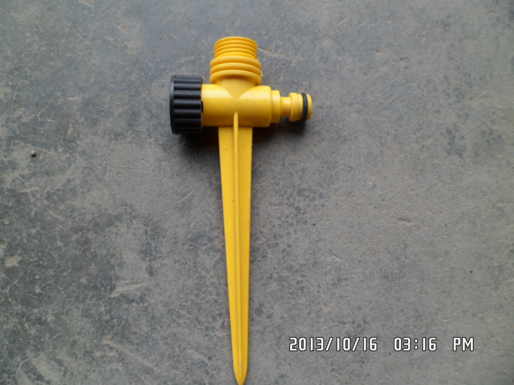 4 sub-internal thread plastic ground insertion lever spray head inserted rod gardening Greening spray irrigation can be connected with 4 sub-hose