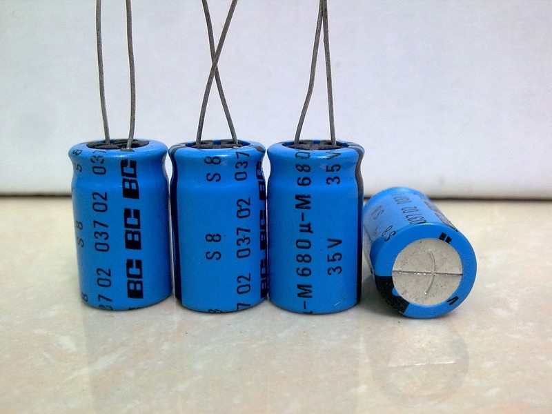 New Philips PHILIPS BC 037 Series 35V680UF