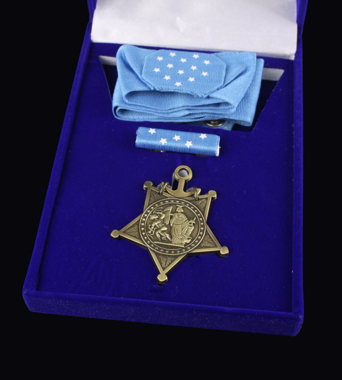 U.S. Metal Badge U.S. Congressional Medal of Honor Navy Metal Badge of Honor
