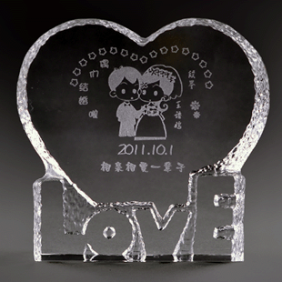 Taobao personality creative crystal DIY engraving to send male and female friends birthday gifts wedding gifts