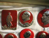 Bauji 28 loyal Tiananmen to the Sun Mao statue diameter 5 cm antique store collection