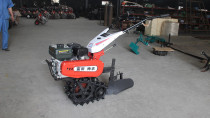 National crawler multi-function micro tiller Chain rail micro tiller pastoral management machine Anti-slip strength