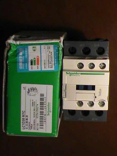 Schneider Schneider tertiary contactor AC3:18 AC3:18 AC220V AC220V CCC CE LC1D38M7C