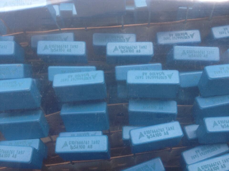 German Siemens platoon with 1U5 100V (155J 100V) 1 5 feet from mm