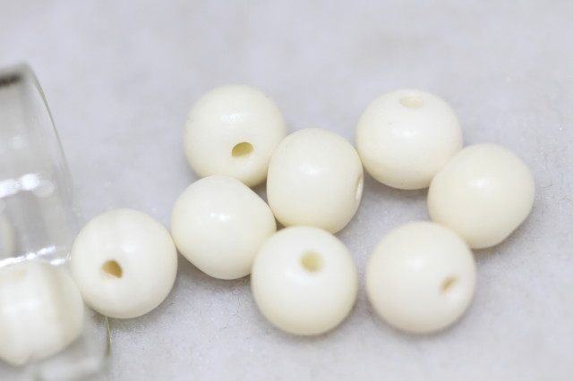 Tibetan Buddhist bead accessories Tibetan beef bone and apple round beads, the opposite hole is 0 85cm, the diameter is 1cm