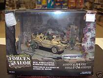 FOV 82101 1:32 World War II German 166 Amphibious Jeep Scene Alamein Battle