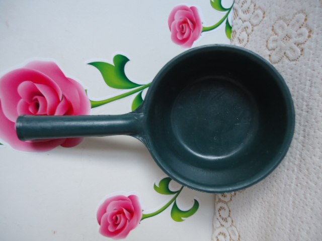 Household plastic water scoop and not bad water scoop special durable water spoon and lawn