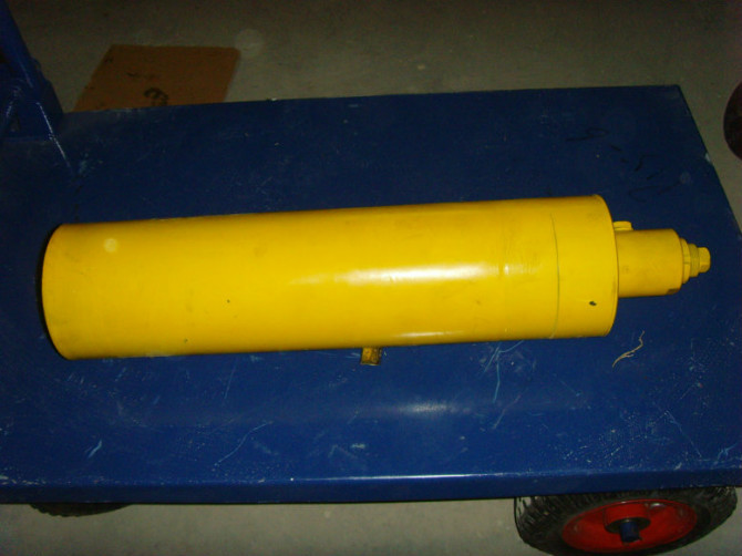 XCMG Crane Parts Zoomlion Sany Puyuan Crane Parts Nitrogen Tank Accumulator
