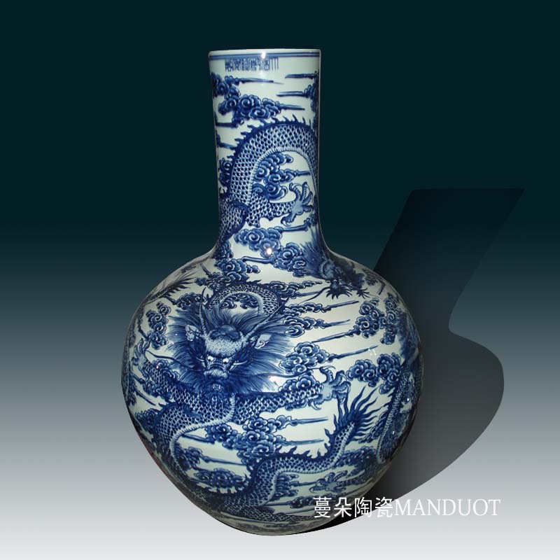 Jingdezhen blue and white celestial hand - made qianlong dragon vase high - grade blue dragon air big vase tree