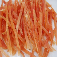 Сегодня специальные закуски для собак. Освободиваемая куриная куриная курица.