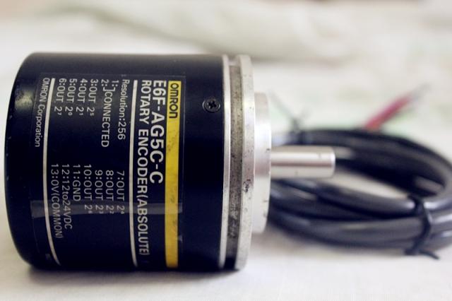 Second hand OMRONE6F-AG5C encoder E6F-AG5C-C 256P R