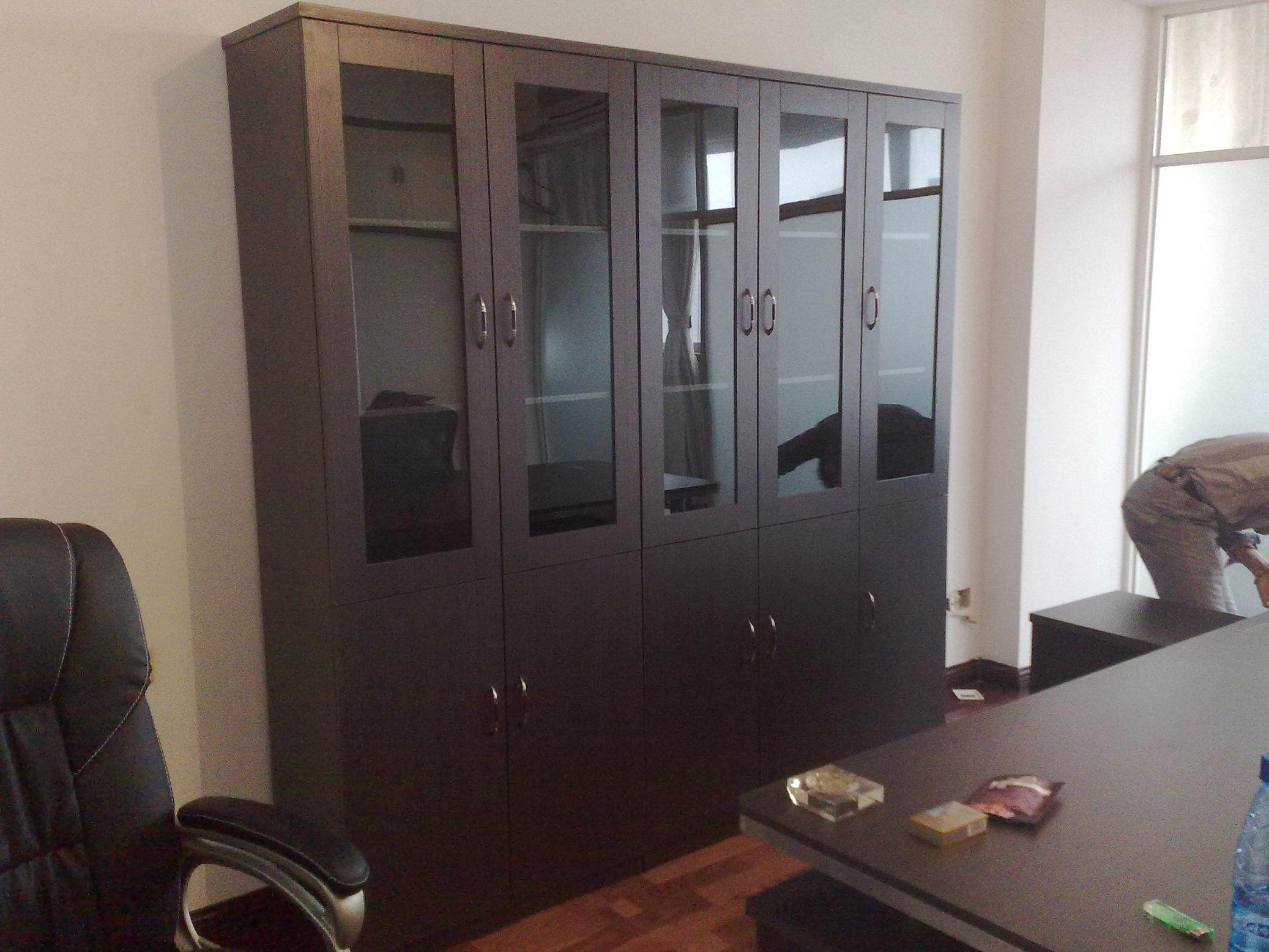 Shanghai file cabinet boss table supporting information cabinet black glass door panel cabinet fashion office file sliding door cabinet