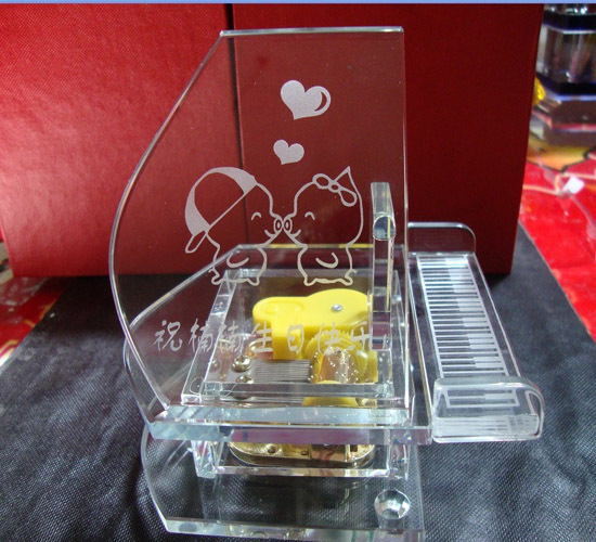 Gifts for friends, birthday gifts, music box, piano, music box can be personalized engraving, making photos