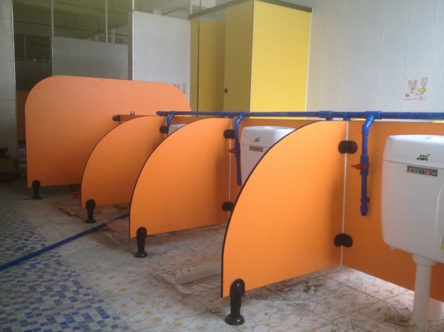 Manufacturer kindergarten powder room partition toilet partition Kindergarten color moisture-proof board Waterproof anti-fold special baffle