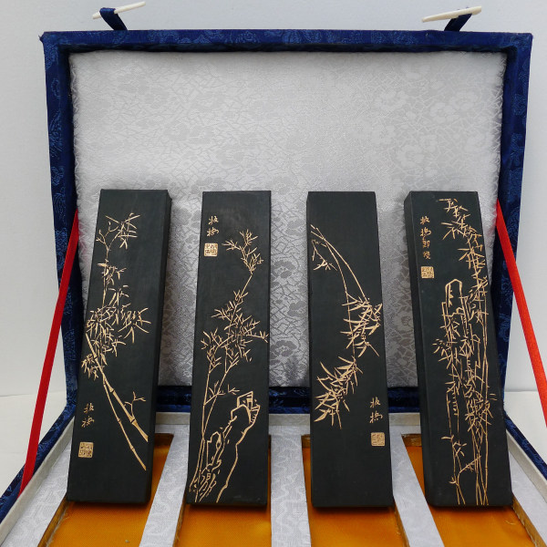 Lao Hu Kaiwen Hui ink] Zheng Banqiao gift ink (Hui She Lao Hu Kaiwen ink ink ingot ink stick ink block)