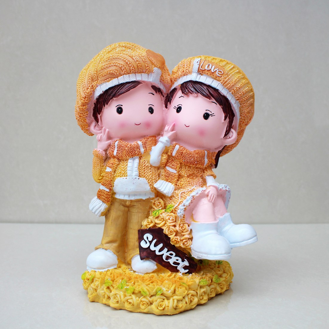 23cm Yellow Rose Arrow Couple Children's Doll Cartoon Gypsum Painted Latex Mold National