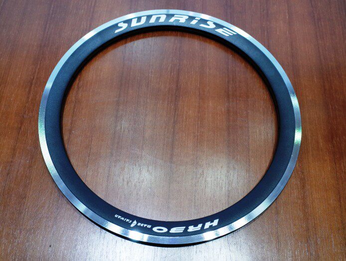 SUNRISE 18 rim 355 HR30 average hole 28 32 32 holes 30 high out of the clear price