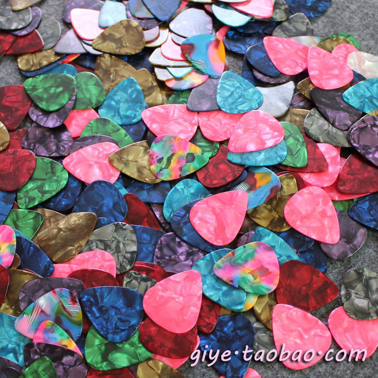 A variety of ukulele Hawaiian Little ukulele guitar bass picks full of personality