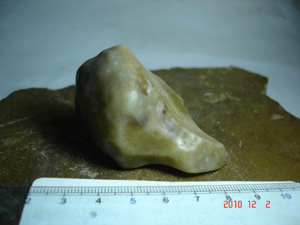 Xinjiang robomite surface protein stone material stone in the Xinjiang Uygur autonomous region