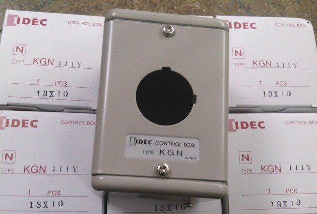 KGN111Y controller IDEC original Izumi electric switch box KGN111Y aperture 30KGN