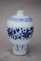 yuan qing hua chan zhi pattern mei ping