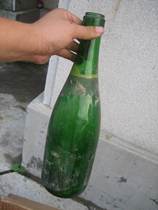 Special prices intact Champagne bottles used in the Republic of China Old wine bottles specially sell bar decoration parts