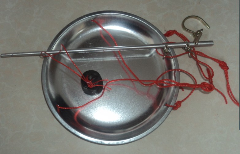 Aluminium pole says Hei says 10 city catty 20 City catfish weigh in, say iron pan says 30 catty