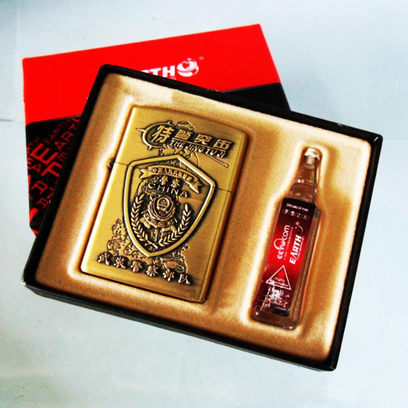 Gift box kerosene lighter two-piece set kerosene lighter bronze relief lighter and smoking set flint open flame lighter