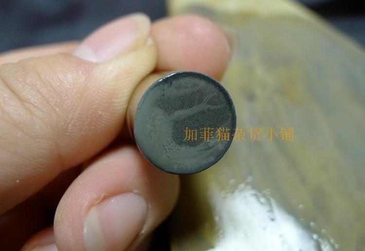 There is no strong iron boron magnet, the hardness of the strop stone is determined by magnet