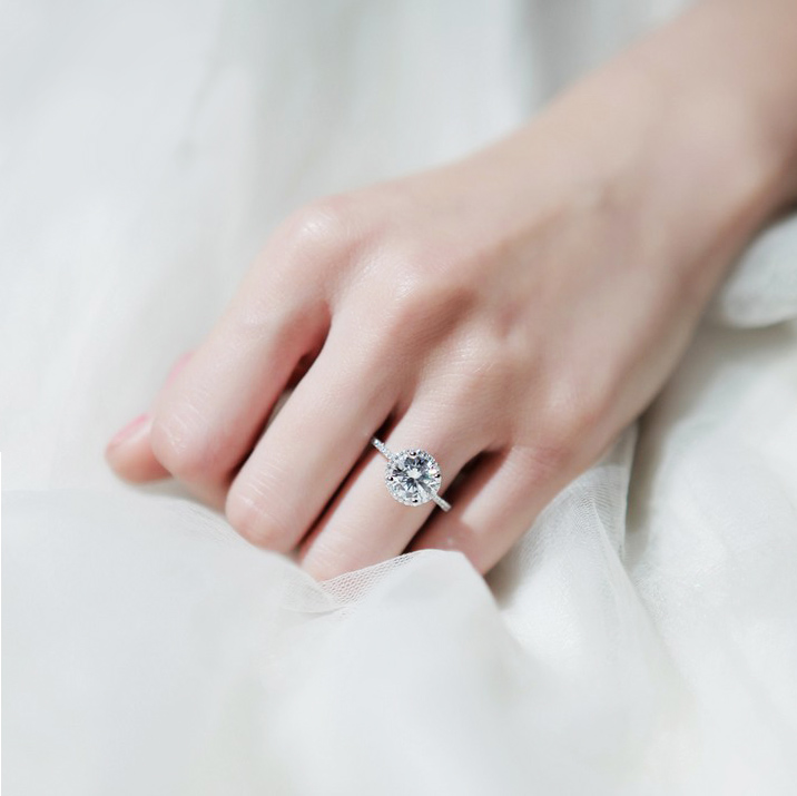 European and American elegant and exquisite cutting process simulation diamond zircon 1 carat ring engagement diamond ring gift