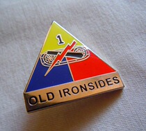 U.S. Army 1st Armored Division service commemorative medal veteran suit small lapel badge identification badge small brooch