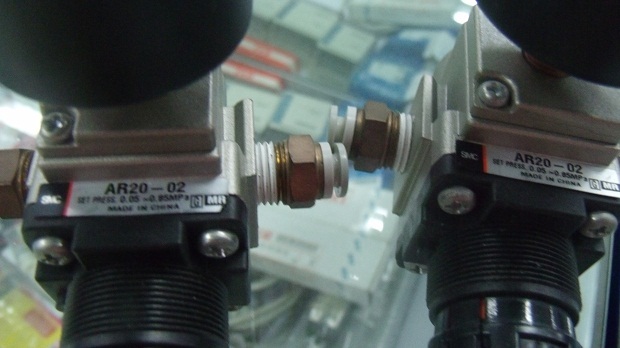 Good quality Japan SMC pressure reducing valve pressure regulating valve AR20-02