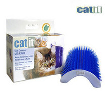Canadian Hagen Corner Hair Comber Massager (Cat enjoys it)