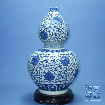 Blue and white gourd bottle hand-painted antique porcelain Jingdezhen ceramic vase home decoration feng shui decoration Town House