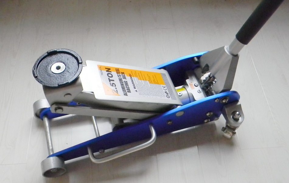 TORIN Runway 2 5 ton Luxury Low Chassis Low Horizontal Aluminum Ferroalloy Jack Retrofit Racing