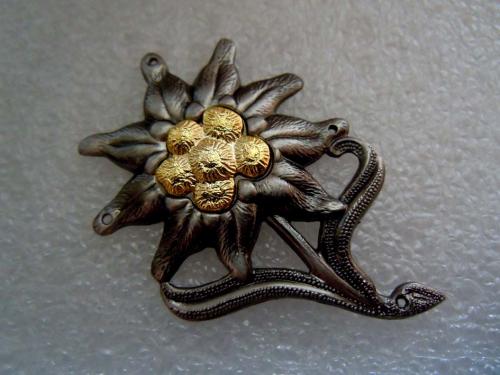 German Mountaineer Edelweiss Cap Badge Mountain Hat Metal Edelweiss Badge Dark Edelweiss Cap Badge