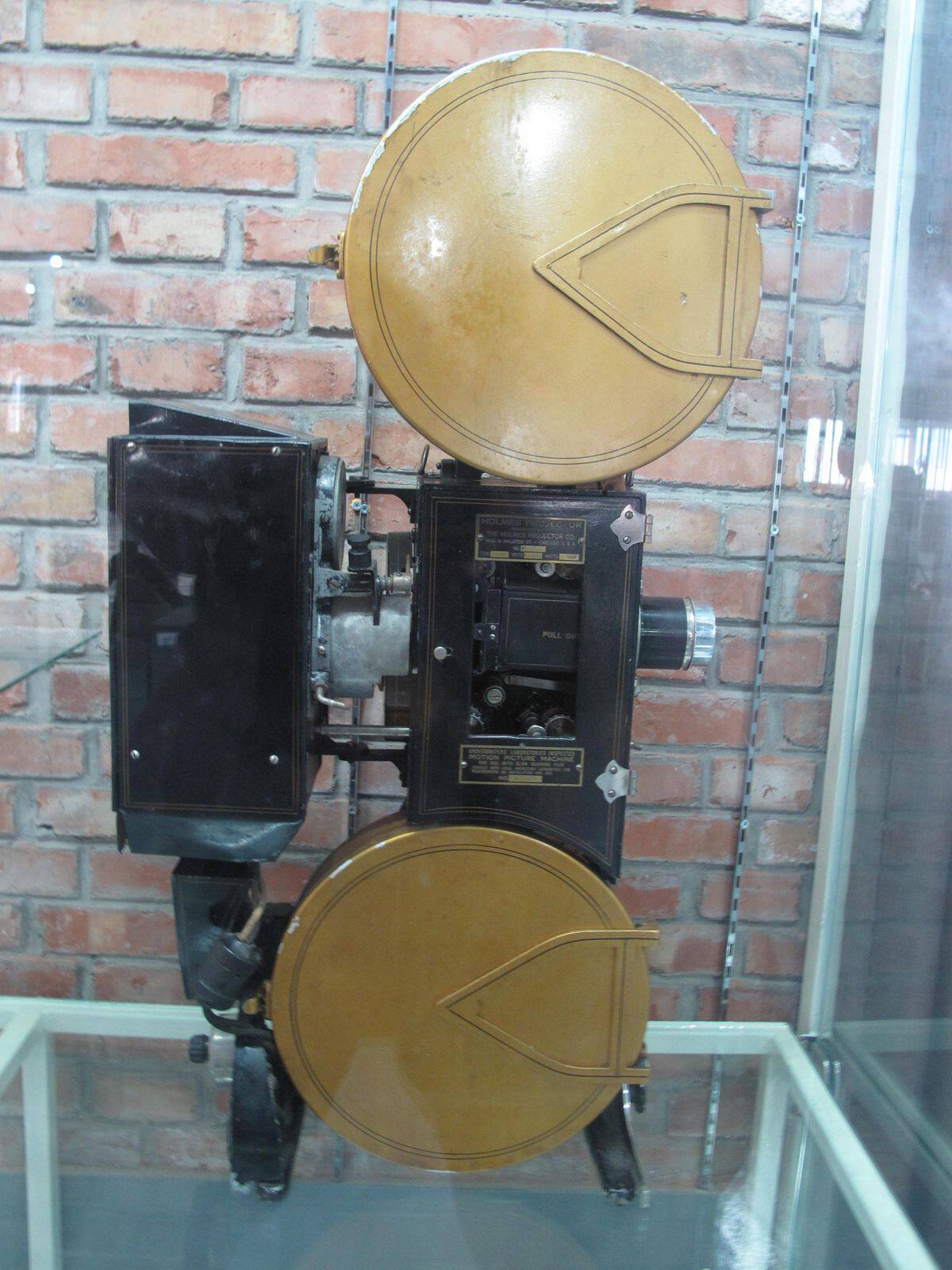 The production of the American Horms 35MM film machine was around 1920