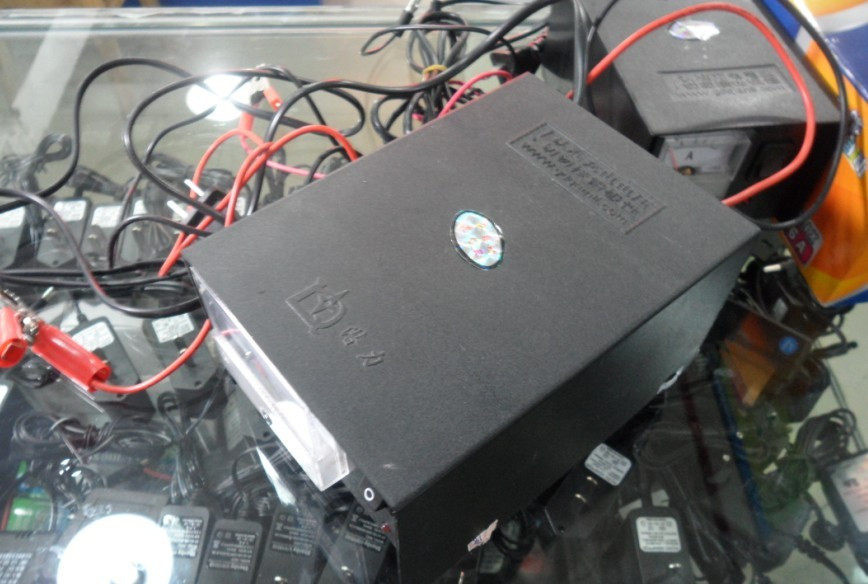 Potential charging king (automatic charger full automatic stop charging energy saving, environmental protection and safety)