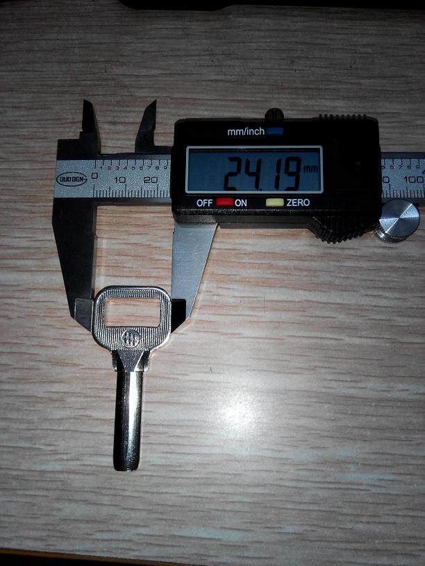 A2 crescent key blank security door lock atom key blank clamping length 27 5mm Width 7 9mm