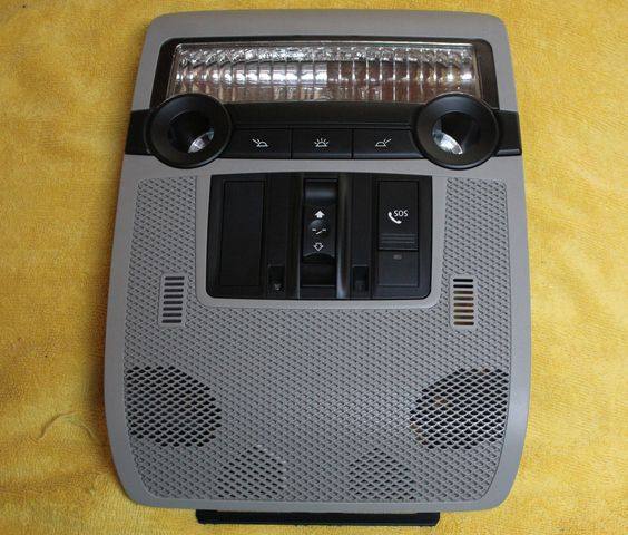 BMWX5 E70 ceiling lamp switch on the skylight switch