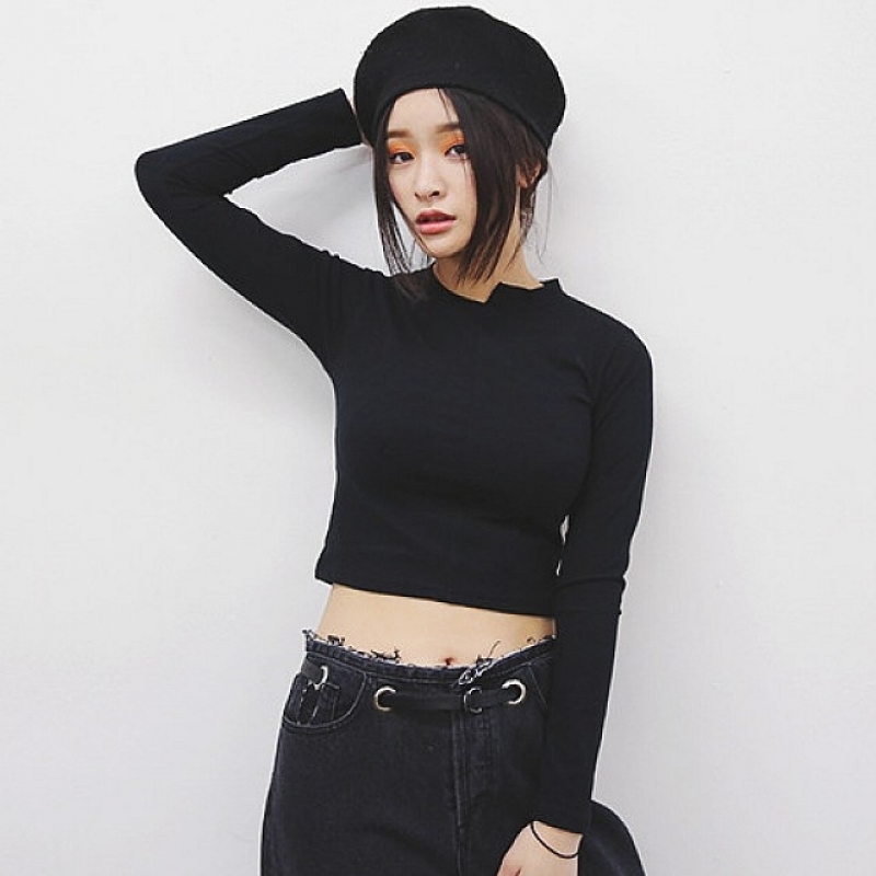 韩国stylenanda官方正品 个性款几何领口露脐T恤-黑色