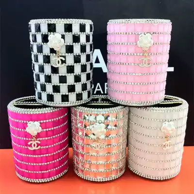 Creative fashion rhinestone office supplies round pen holder High-end luxury diamond-encrusted crystal personalized pen holder new