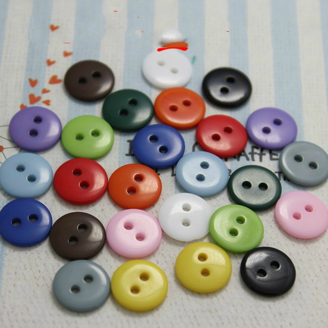 Full 13 yuan color circle 2 hole Children Baby shirt handmade puzzle button 11mm