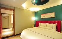 Yougu Inn (Haikou Sun Moon Plaza)Couple Colorful Suite