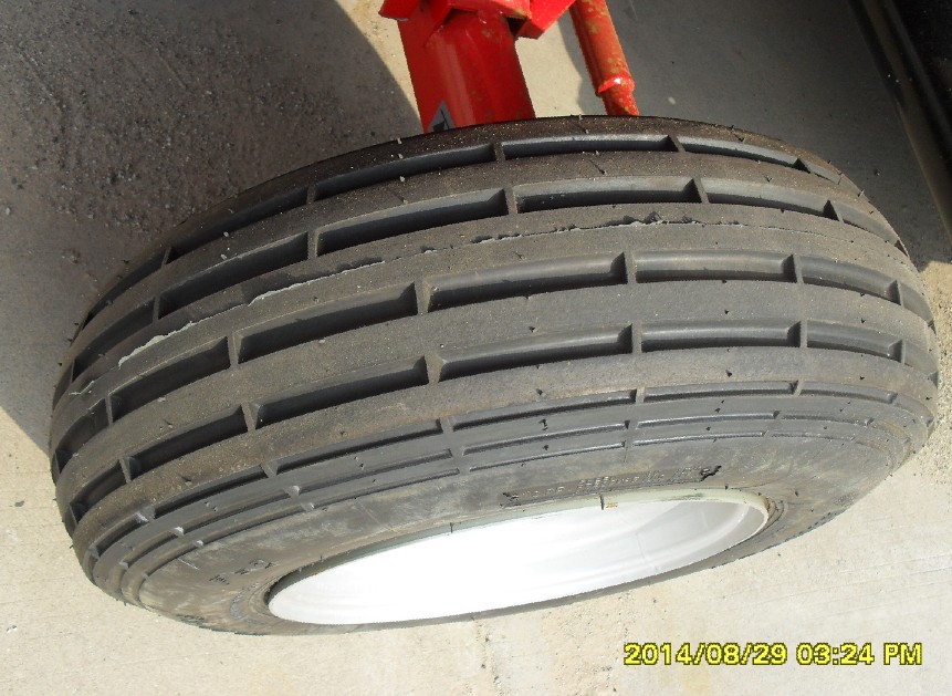 Wheat Corn Harvesting Tractor Herringbone Block Flower Tire 10-15 10-15 10 10 75-15 3 0 6 50-20-16