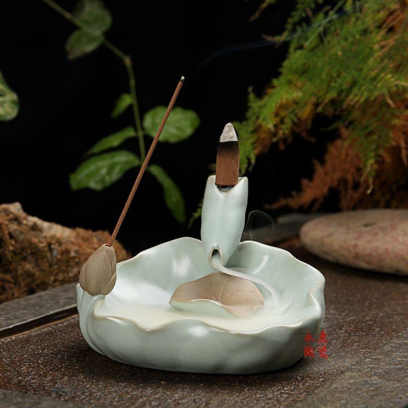 The new lotus pond moonlight ceramic smoke-watching incense burner high mountains, flowing water, sinking smoke, backflowing clouds, floating fog, tower incense burner, Ru kiln incense burner