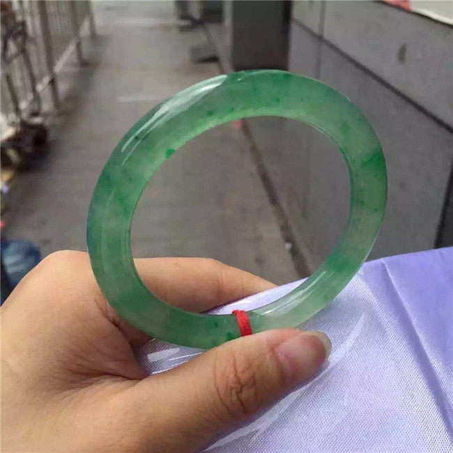 Natural Burmese Jade Bracelet High-grade Ice Floating Flower Women's Old Pit Round Bar Floating Green Fluorescent Jade Bracelet